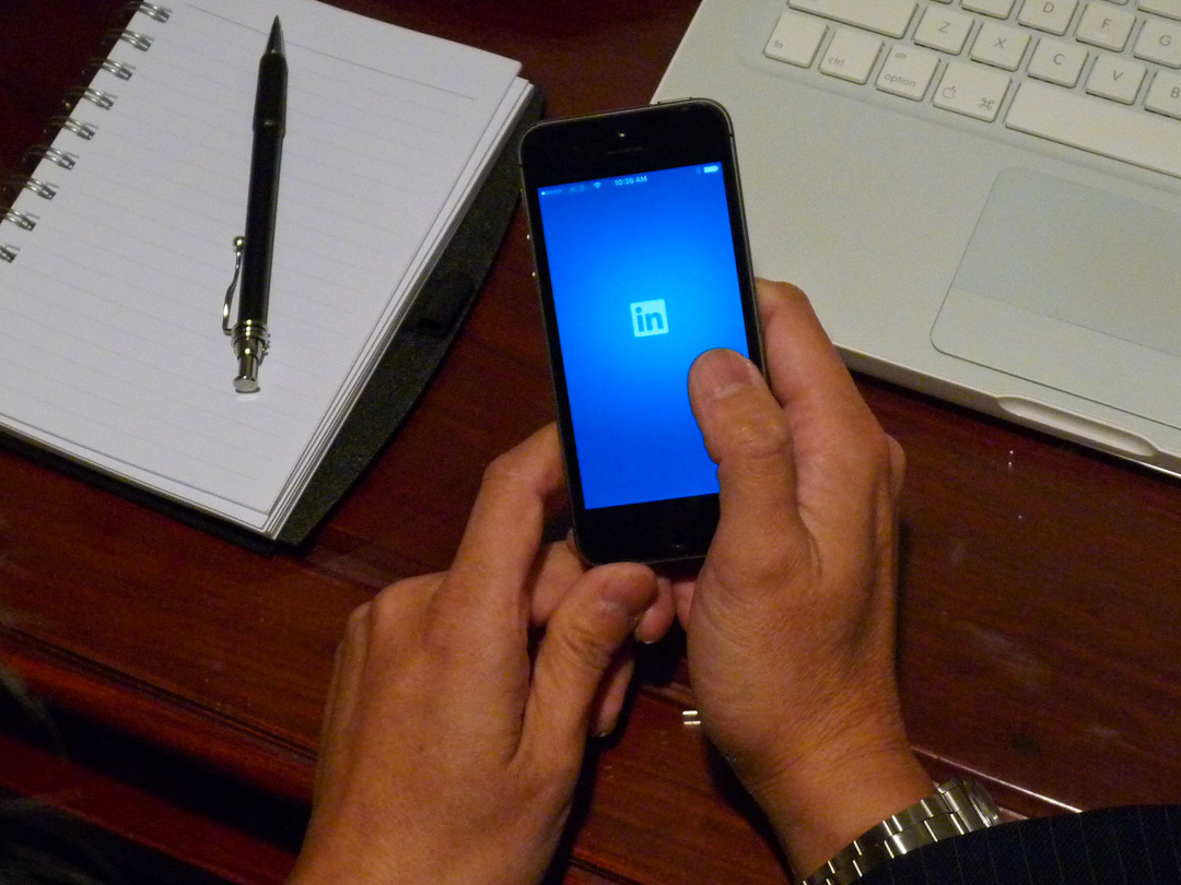 The Safest Way to Rent LinkedIn Account Profiles for Cold Outreach